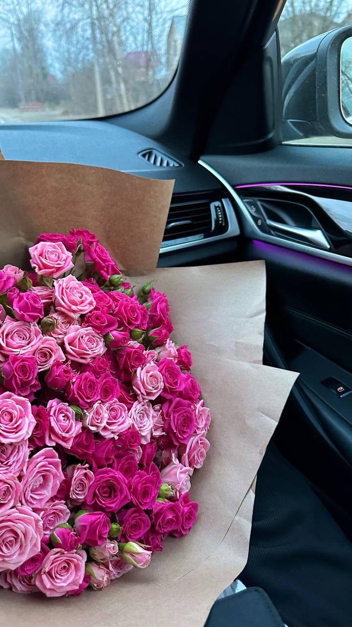 Corporate meeting room with carefully timed floral arrangements that maintain elegance throughout business hours